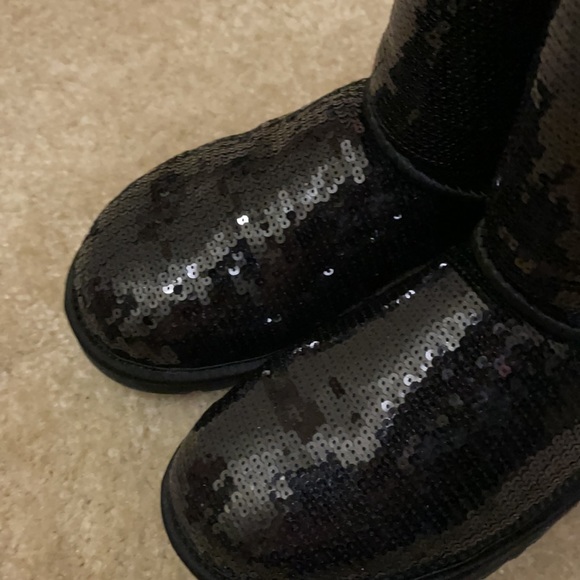 UGG Australia Classic Short Sparkles Boots Size 8 Color Black - Picture 7 of 14